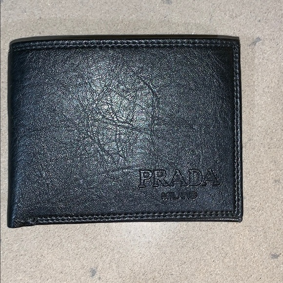 Prada Milano wallet - Picture 1 of 3